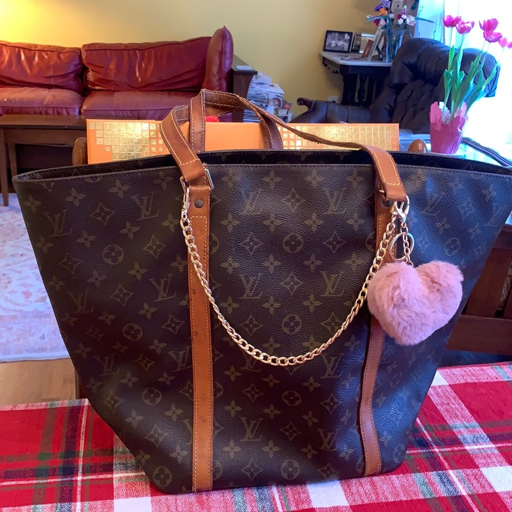 🎊 Closet closing! Hurry..
Authentic Louis Vuitton Sac shopping tote, big size